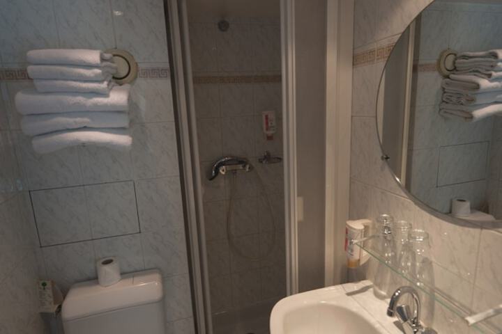 Room 15 of 23