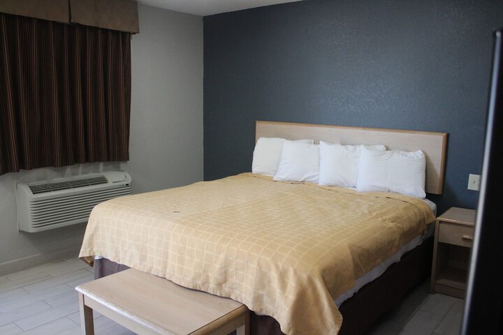 Room 11 of 42