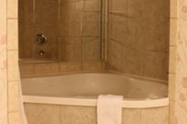 Hot Tub 14 of 20