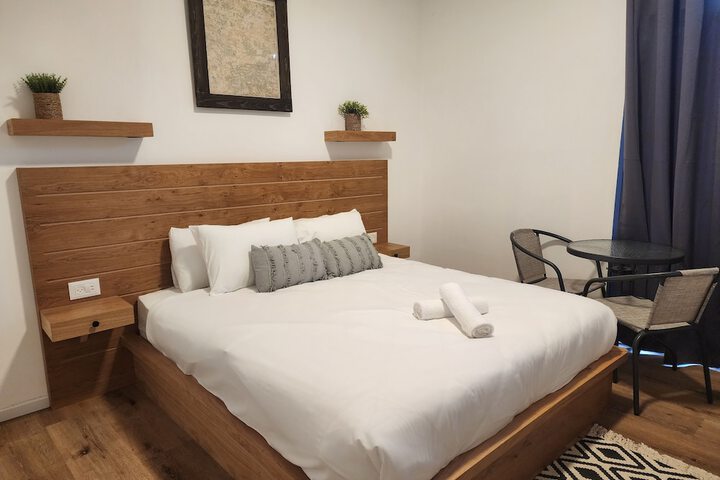 Room 25 of 141