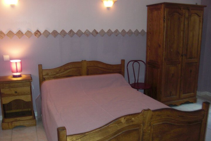 Room 2 of 70