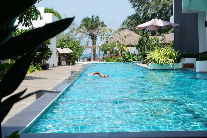 Pool 70 of 104