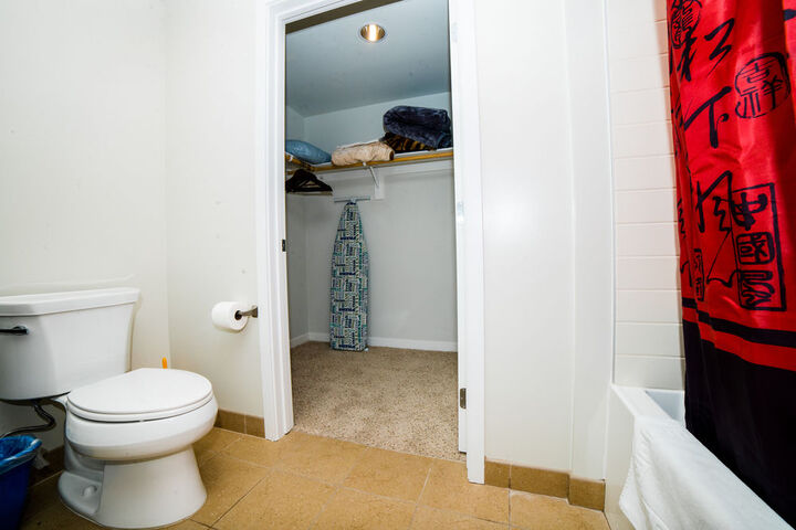 Room 25 of 40