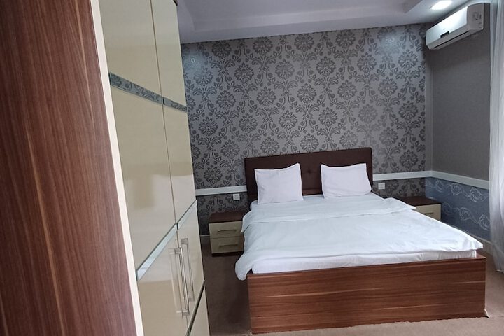 Room 13 of 31