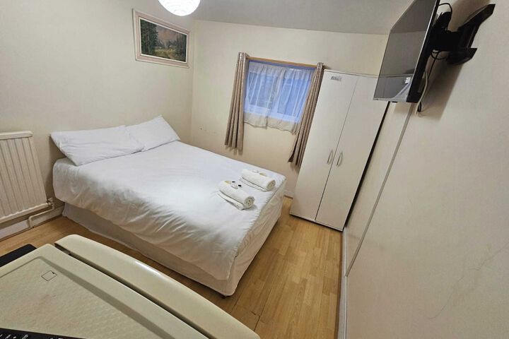 Room 40 of 64
