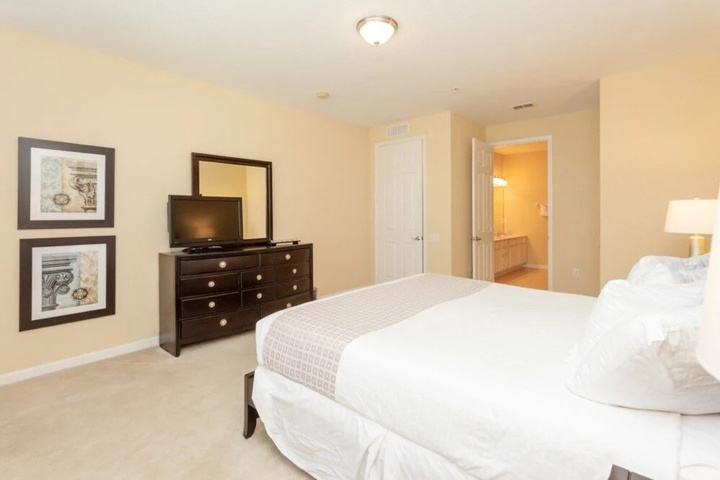 Room 6 of 30