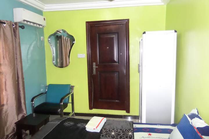 Room 27 of 42
