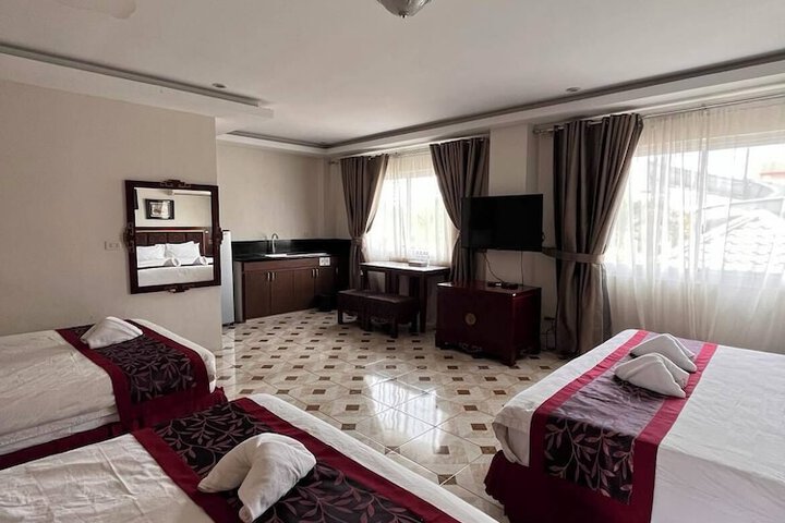 Room 13 of 40