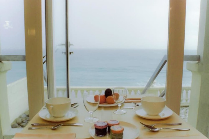 Breakfast/Coffee Service 21 of 33