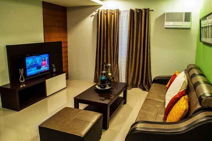Room 15 of 28