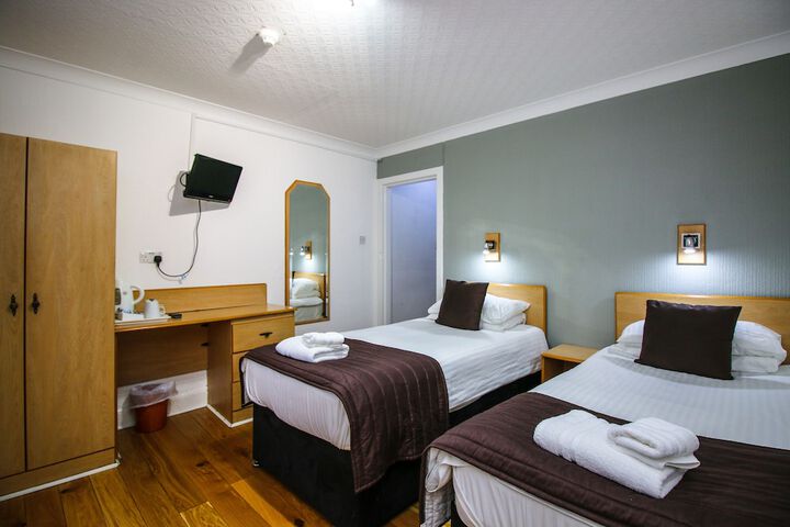Room 16 of 65