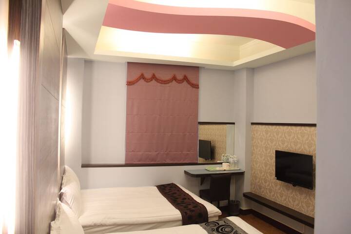 Room 8 of 91