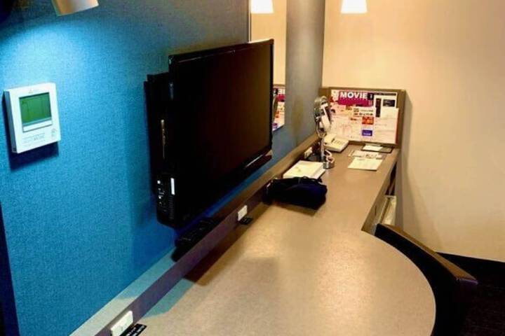 Room 5 of 26