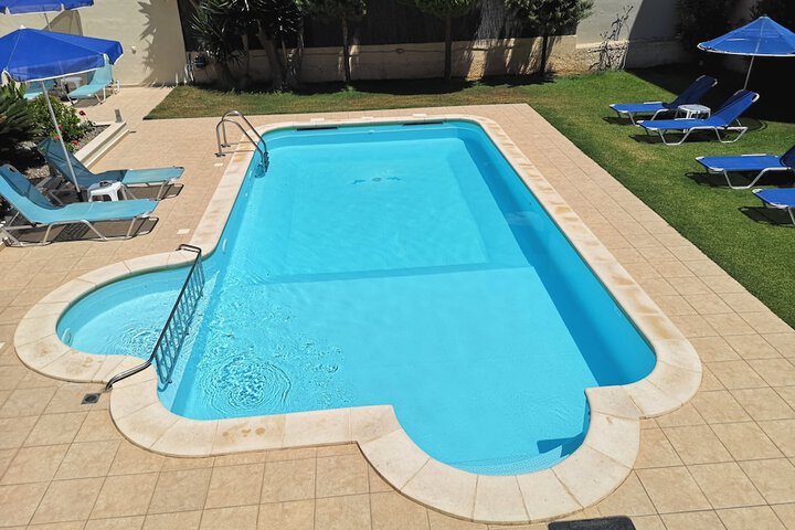 Pool Hotel