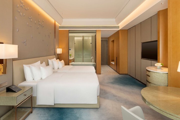 Room 14 of 49