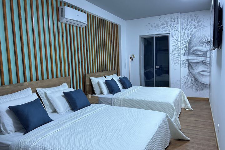 Room 10 of 27