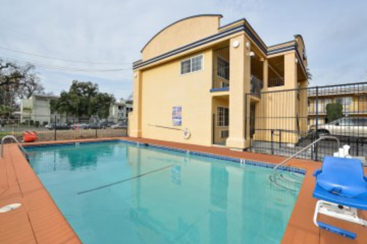 Pool 16 of 22