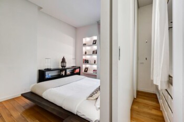 Room 15 of 32