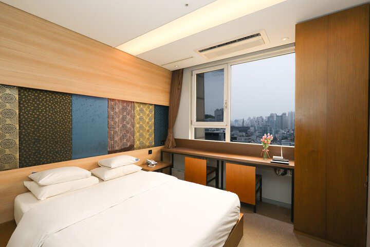 Room 38 of 59