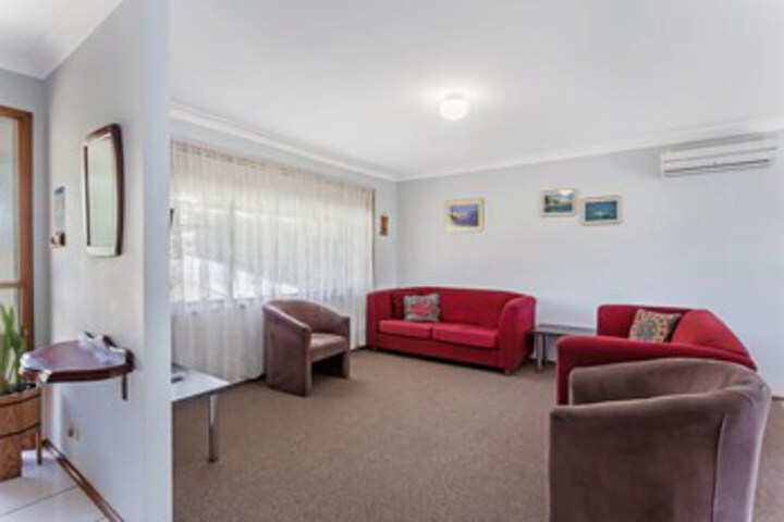 Room 9 of 15