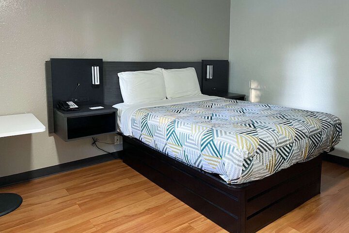 Room 21 of 33