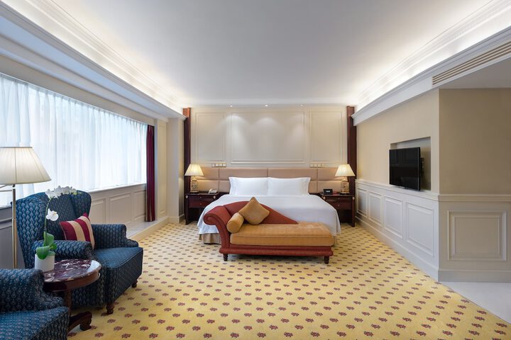 Room 10 of 76