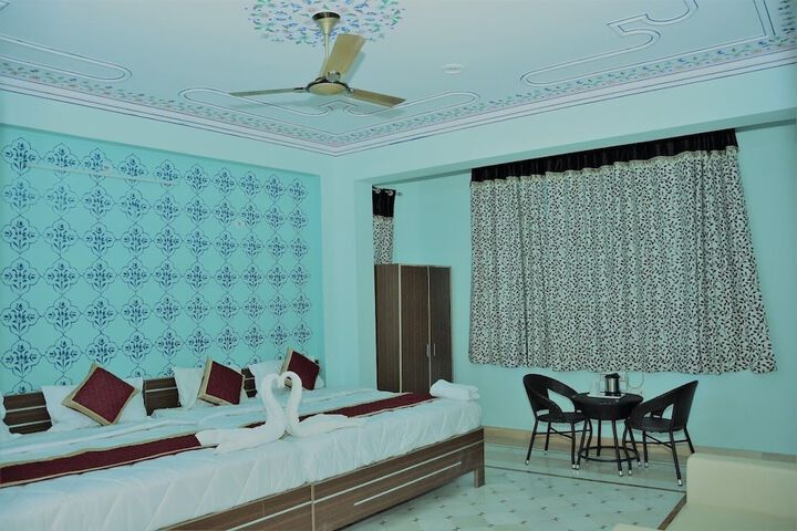 Room 2 of 6