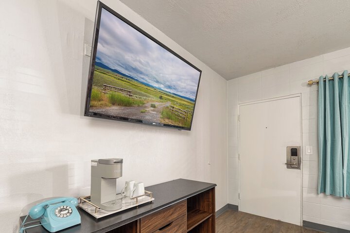 Room 2 of 13