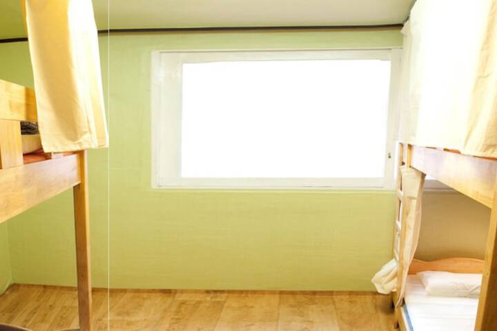 Room 29 of 46