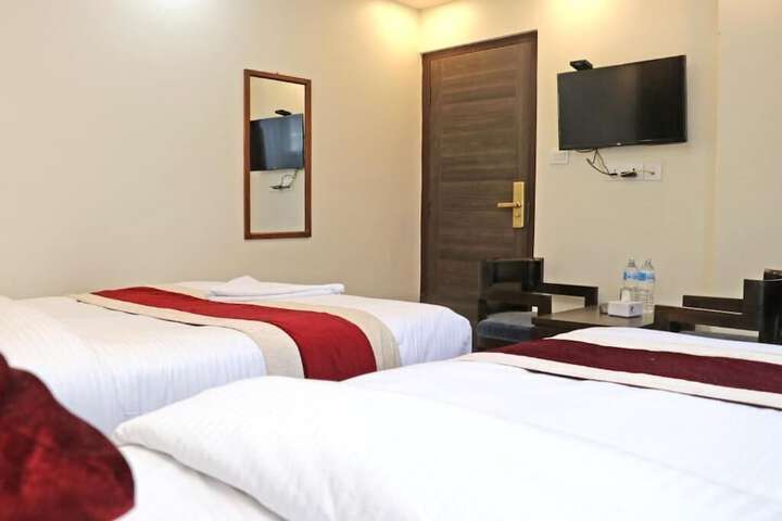 Room 8 of 27