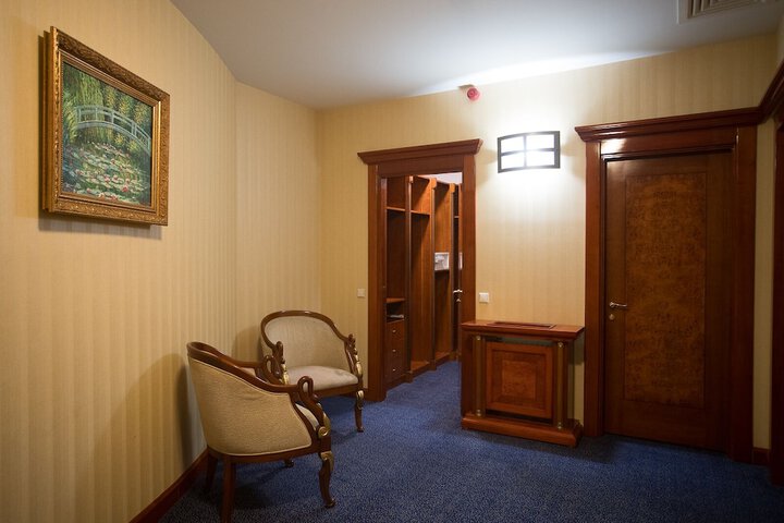 Room 43 of 143