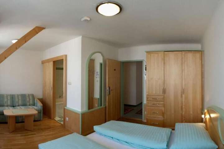 Room 6 of 20