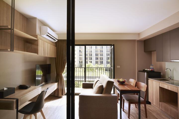 Room 28 of 40