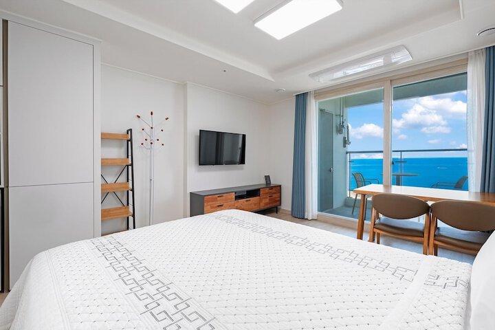 Room 92 of 640