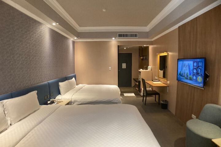 Room 17 of 48