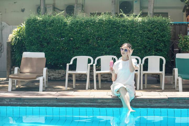 Pool 99 of 127
