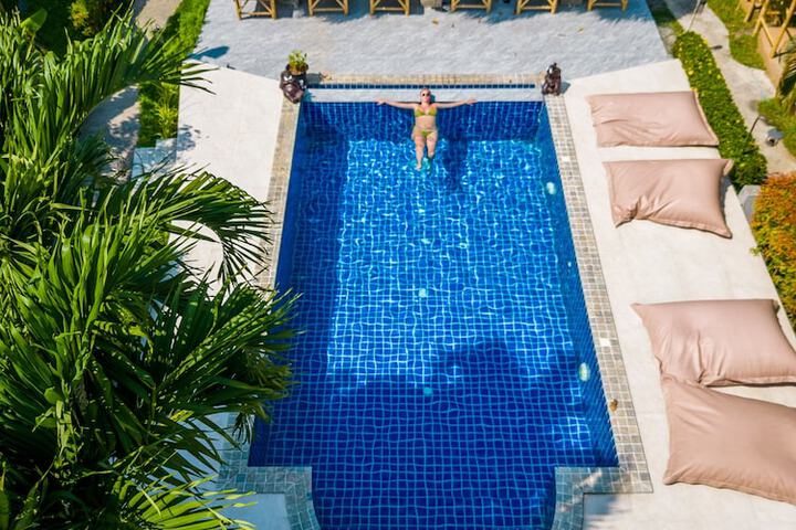 Pool 30 of 50
