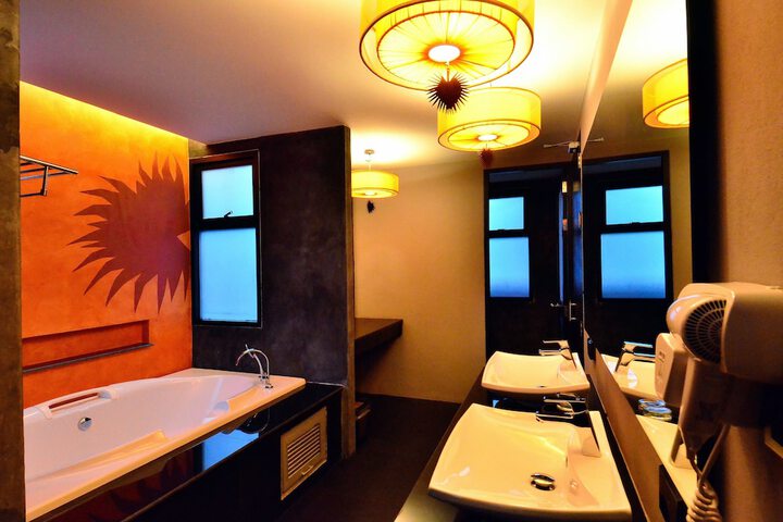 Room 72 of 146