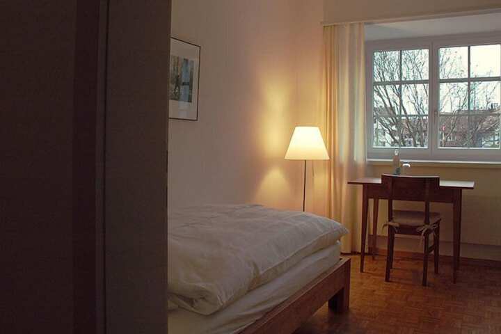 Room 33 of 49