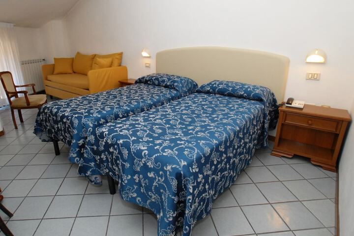 Room 4 of 21