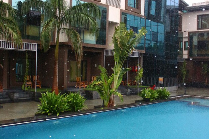 Pool 19 of 34