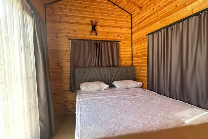 Room 13 of 23