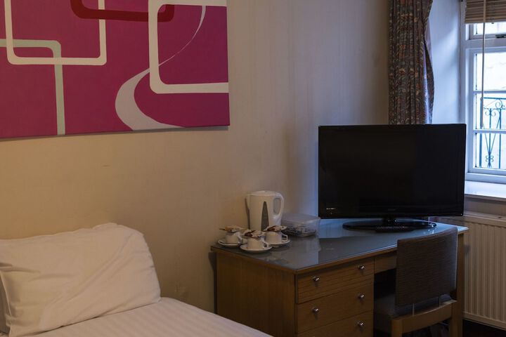 Room 8 of 54