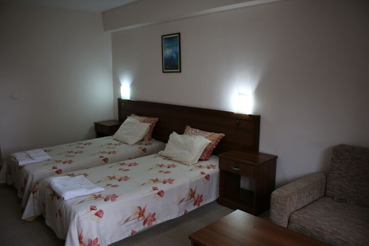 Room 10 of 35