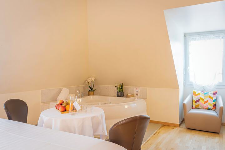 Room 2 of 12