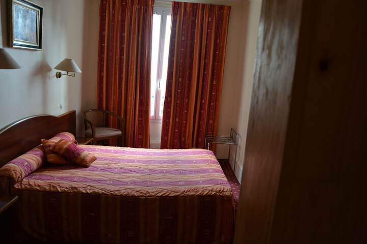 Room 37 of 70