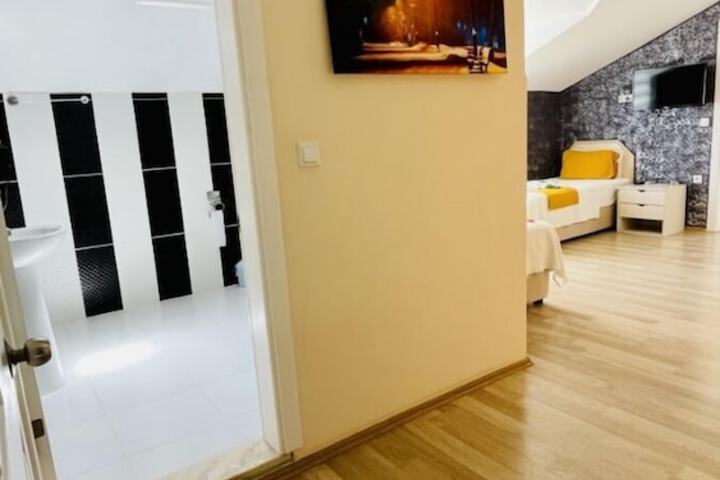 Room 10 of 61
