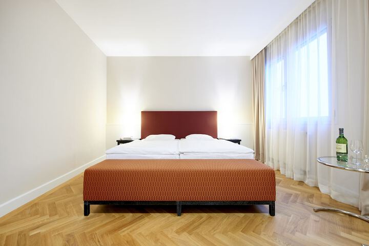 Room 17 of 63