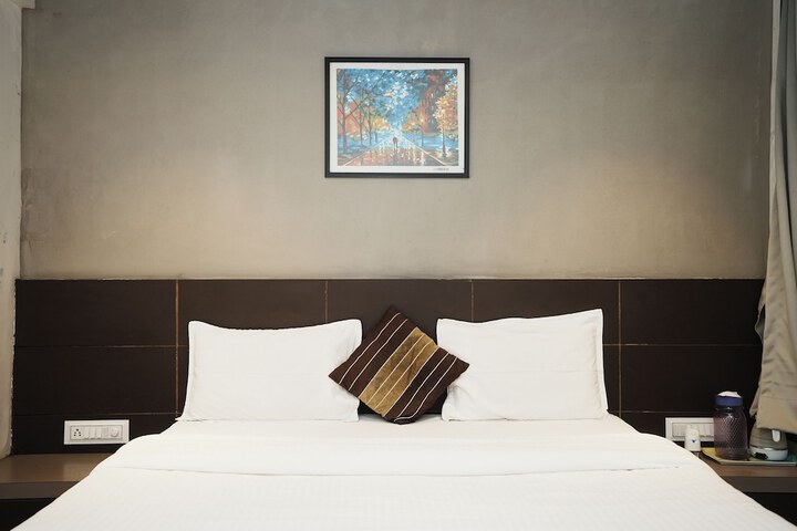 Room 3 of 47
