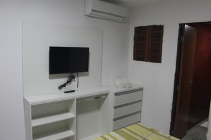 Room 18 of 42